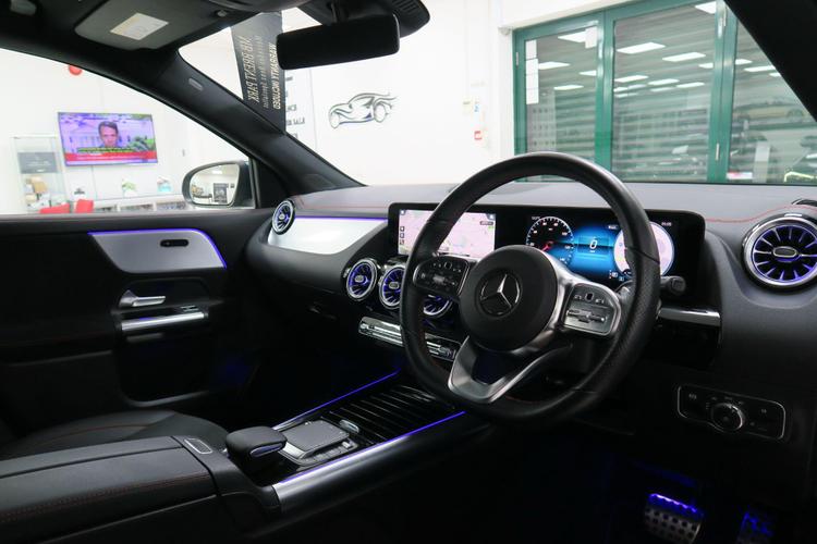 Used Mercedes-Benz EQA VN22NFH 8