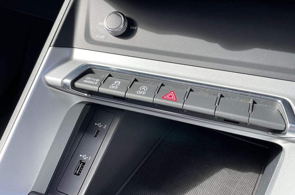 Audi Q3 Photo at-aec20f6bf71a4baea0e12cbdb7bc62f0.jpg