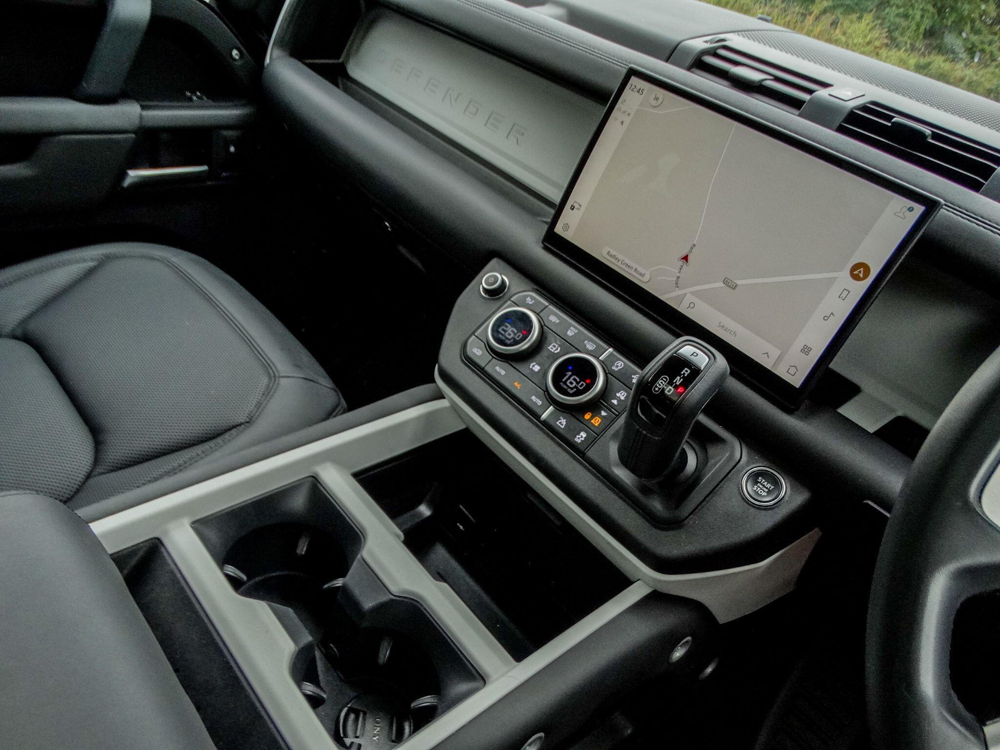 Land Rover Defender 110 3.0 D350 MHEV X-Dynamic SE Auto 4WD Euro 6 (s/s) 5dr — photo 6