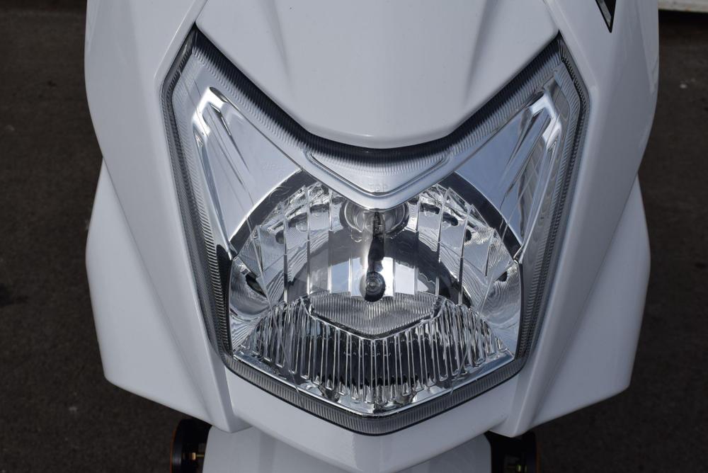SYM Mask 50 Photo at-aee1418245124fc7adc246fac8b8b8bd.jpg