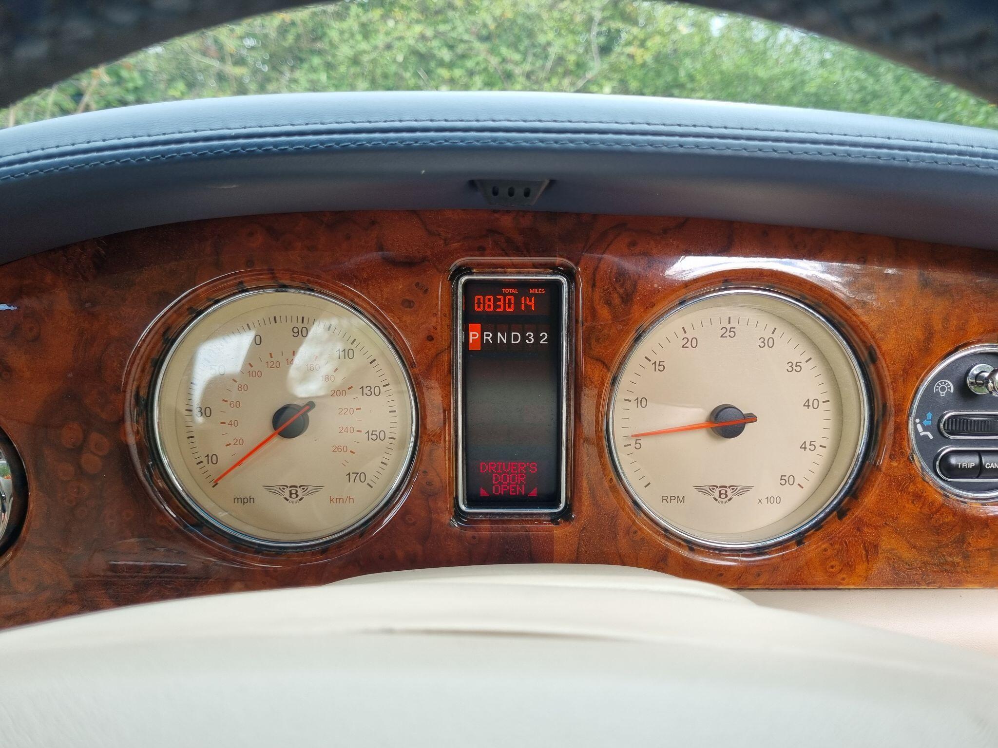 Bentley Arnage 6.8 R Saloon 4dr Petrol Automatic (495 g/km, 400 bhp) — photo 15