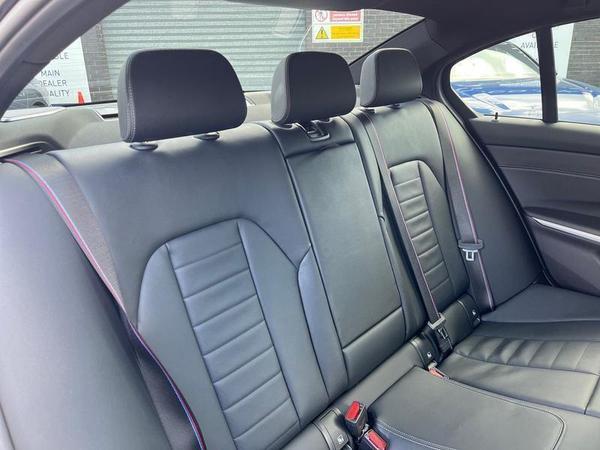 BMW 3 Series Photo at-af254d496d484db3b2a8d4d4bd194f0d.jpg