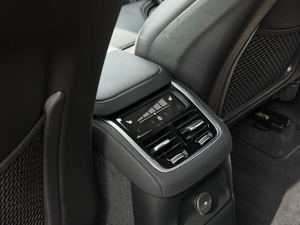 Volvo XC90 Photo 28