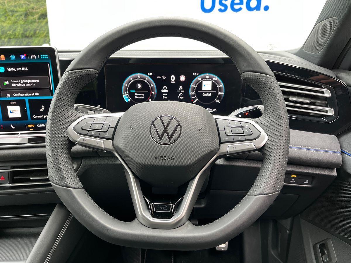 Volkswagen Tiguan Photo at-af574ac1cef0456e84a28931319e2e8c.jpg