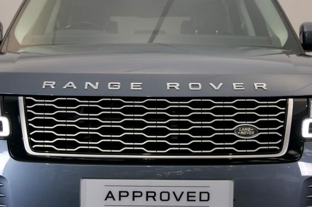 Land Rover RANGE ROVER Photo at-af616fd0c8a6467f91d71b8d5ab82d12.jpg