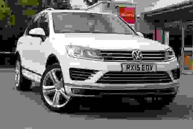 Used 2015 Volkswagen Touareg 3.0 TDI V6 BlueMotion Tech R-Line Tiptronic 4WD Euro 6 (s/s) 5dr White at Duckworth Motor Group