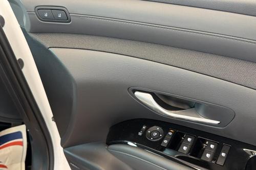 Hyundai TUCSON Photo at-af948d0817d145d3b7ea3500e3bd39f8.jpg