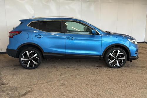 Nissan QASHQAI Photo at-af9b1881ef384401abad28a9d5e00294.jpg