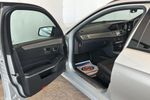 Mercedes-Benz E-CLASS Photo 13