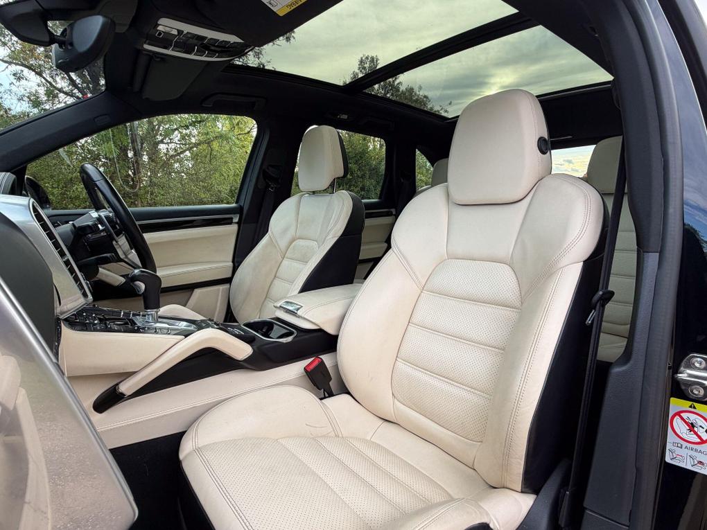 Used Porsche Cayenne W121GHT 12