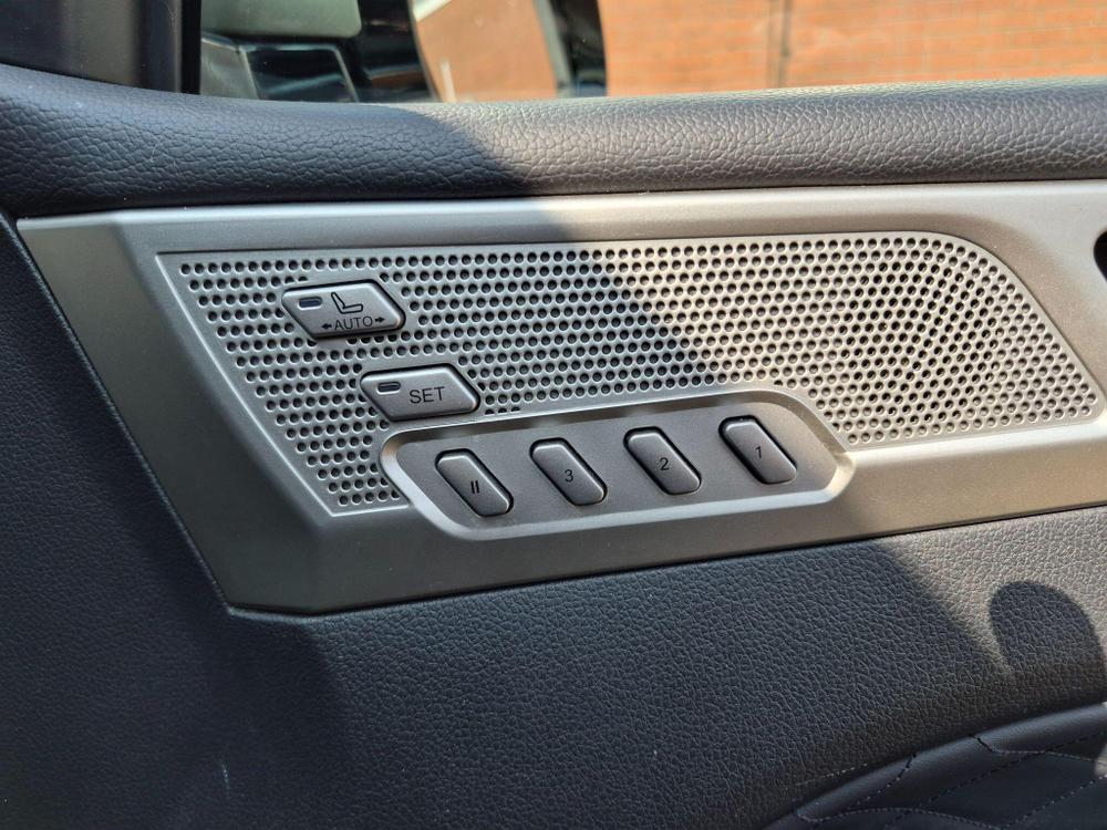SsangYong Rexton Photo at-afaebbc3c4344b5baa05b3b5286ad3a4.jpg