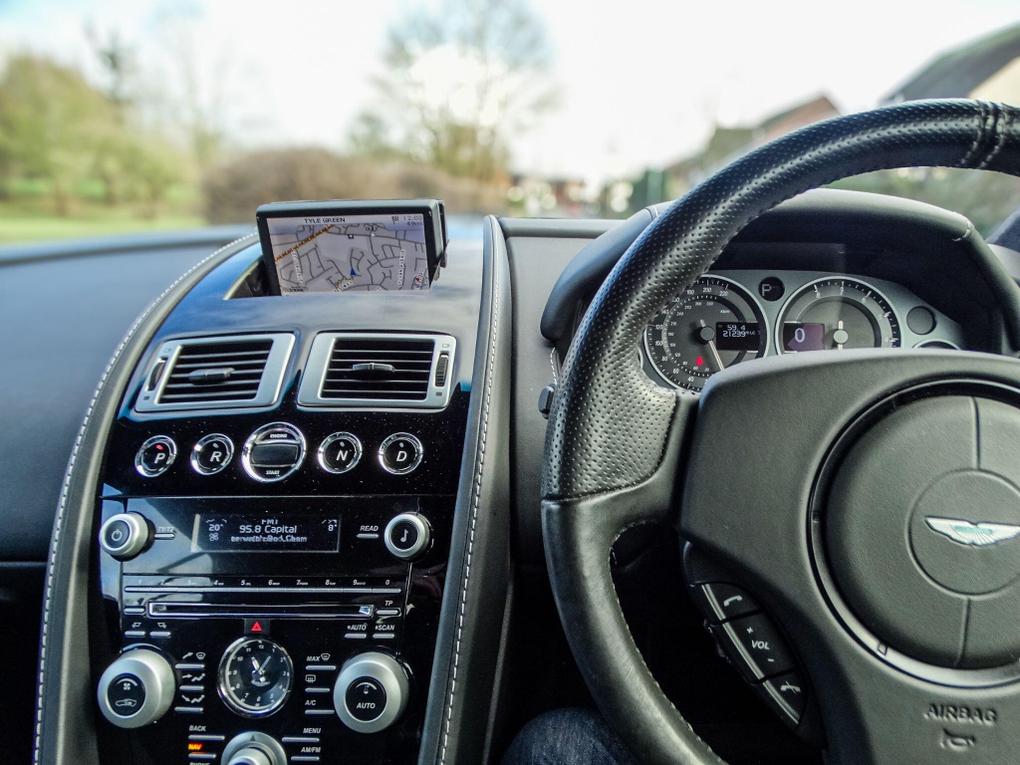 Used Aston Martin DB9 LJ60ETX 8