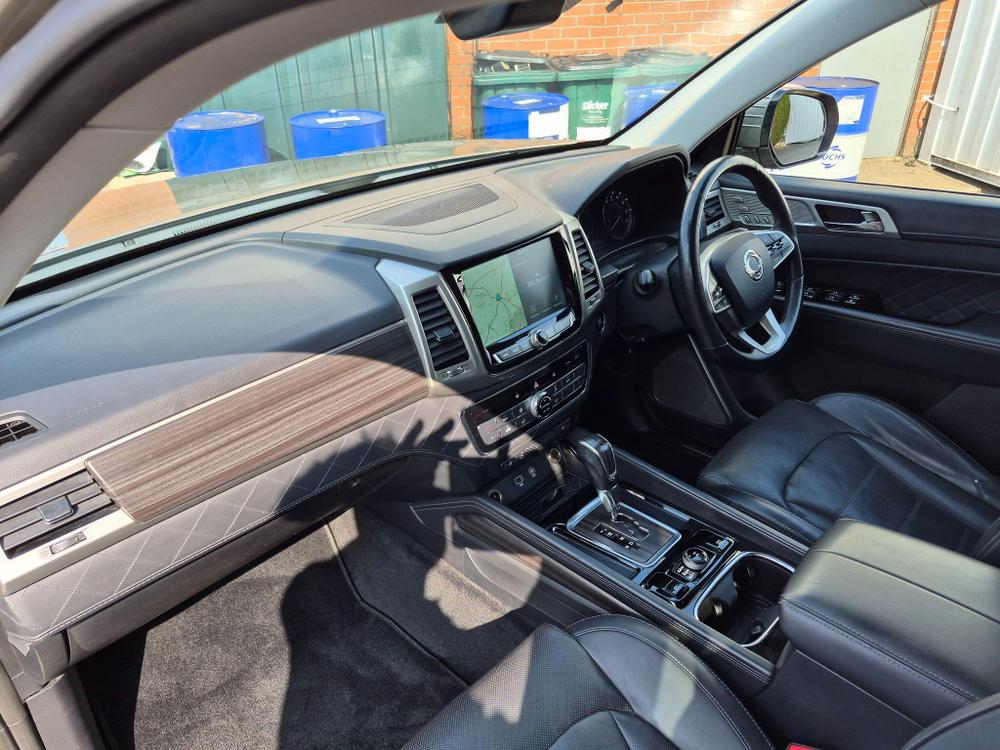 SsangYong Rexton Photo at-afc44cdcab0b484d943fdaf30c93fe17.jpg
