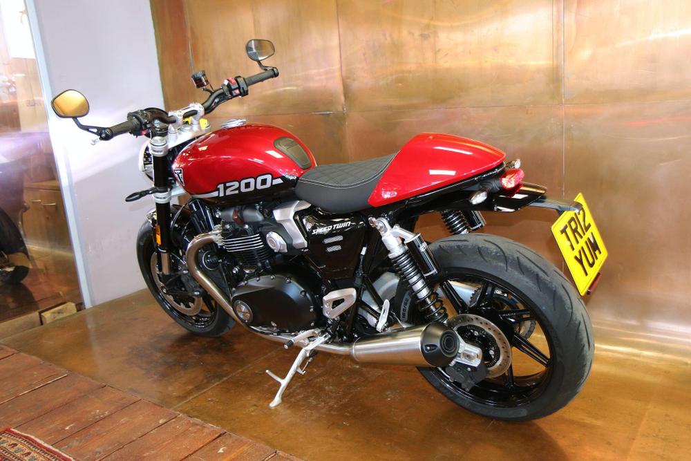 TRIUMPH Speed Twin 1200 Photo at-afd16066bbe94ab482a712a21fc8a101.jpg