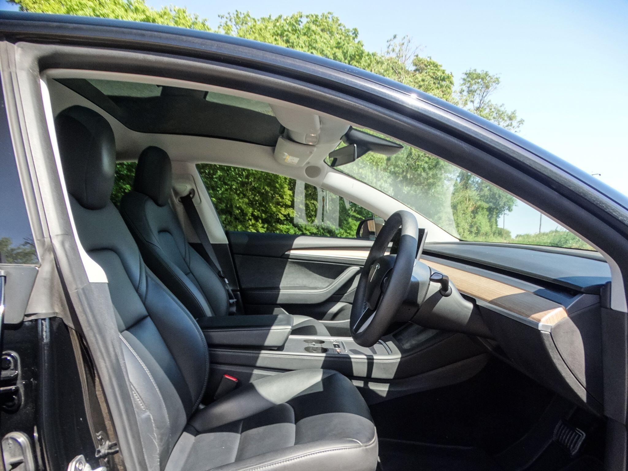 TESLA Model 3 Auto RWD 4dr — photo 16