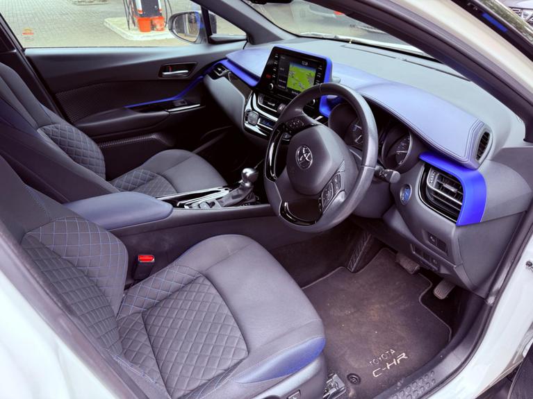 Used Toyota C-HR WT70AEM 12