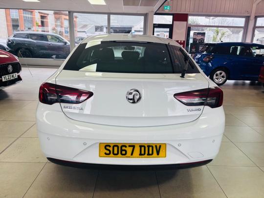 Vauxhall Insignia Photo at-b01a0806800d47cfa6d4c52bdeb2de48.jpg