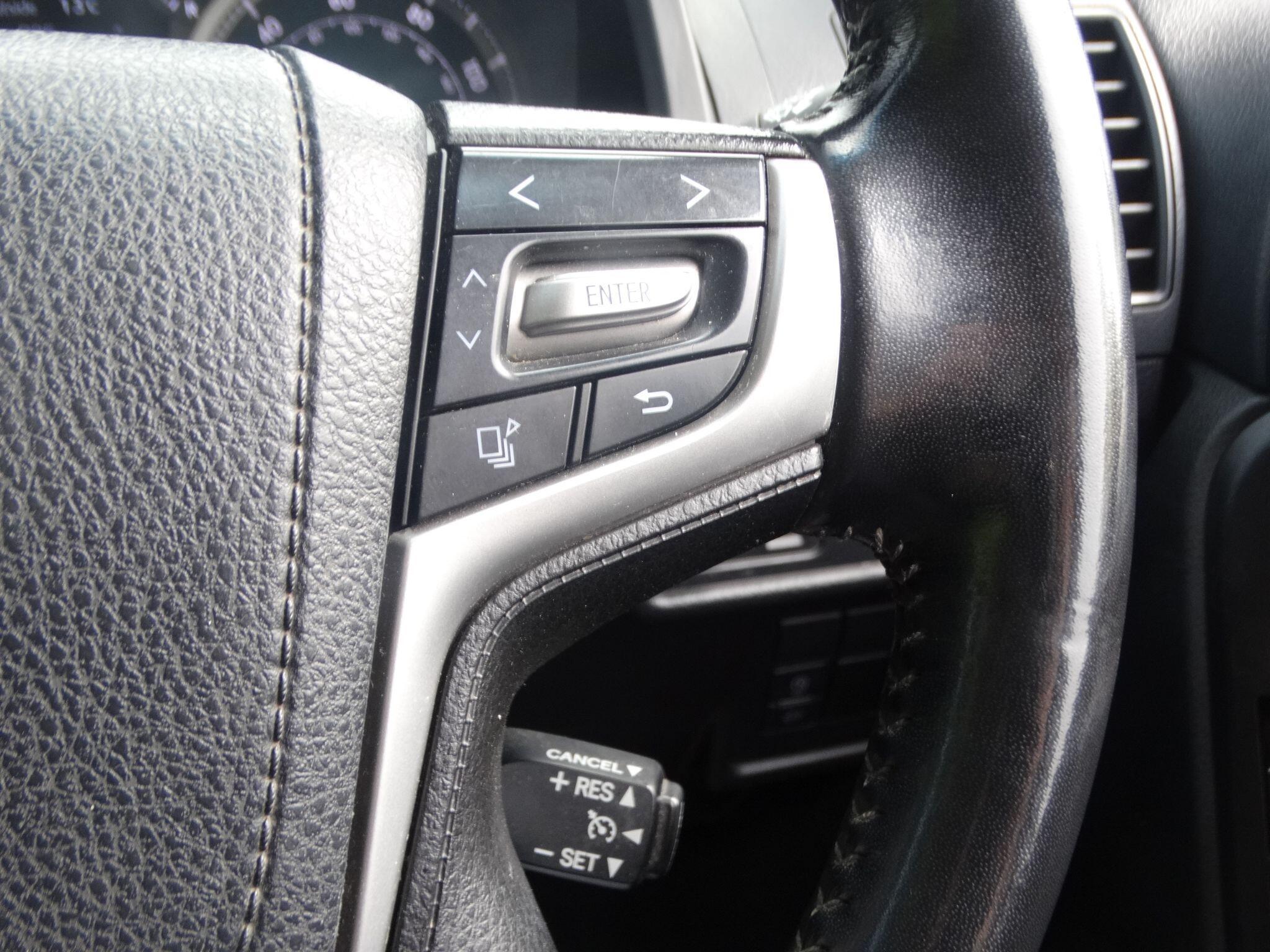 Toyota Land Cruiser 2.8D Active SUV 5dr Diesel Auto 4WD Euro 6 (s/s) (7 Seat) (204 ps) — photo 34