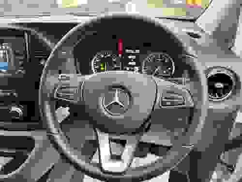 Mercedes-Benz Vito Photo at-b02f784187a848a18fef4b10ae0eb652.jpg