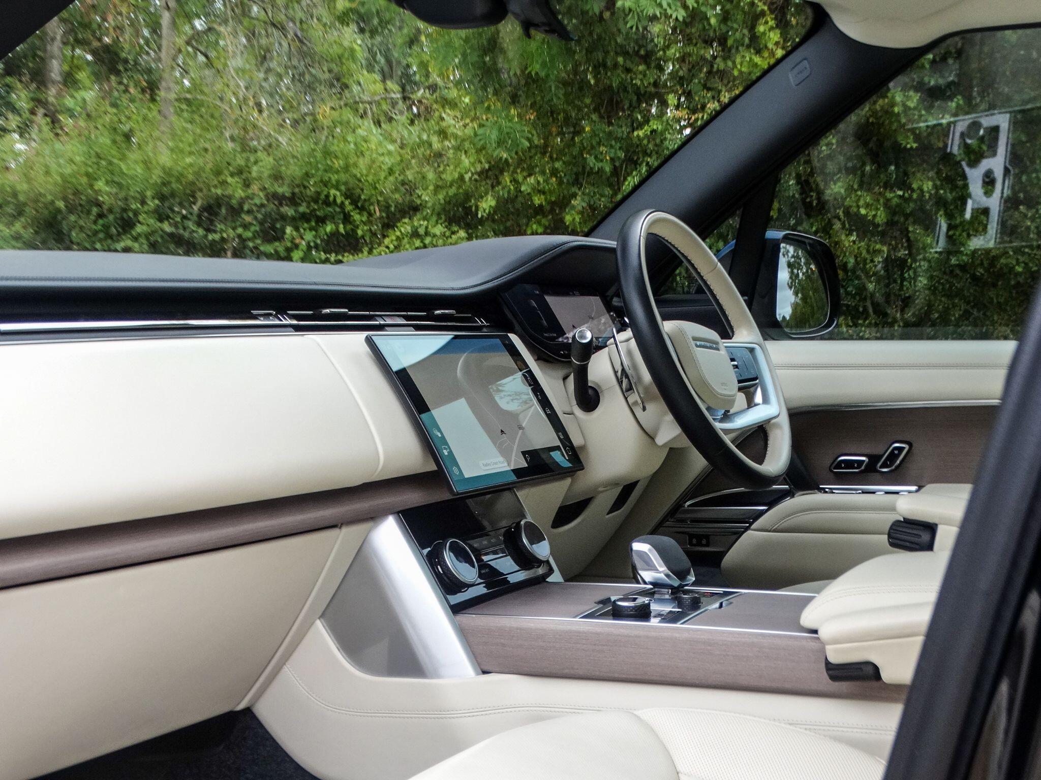 Land Rover Range Rover 3.0 D350 MHEV First Edition Auto 4WD Euro 6 (s/s) 5dr — photo 19