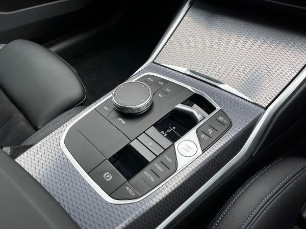 BMW 3 Series Photo at-b080c42ce5bb4e479af90937e6da7782.jpg