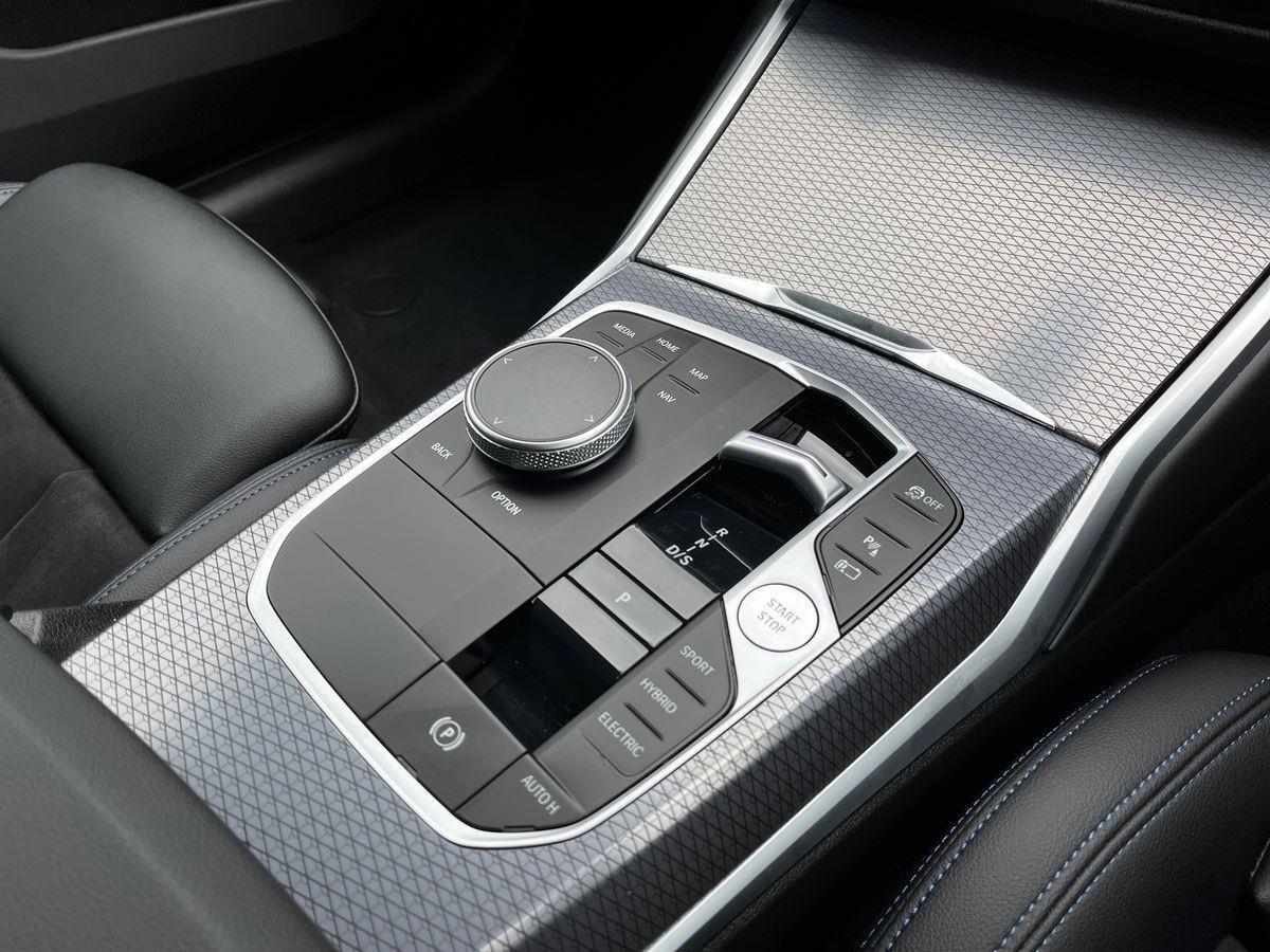 BMW 3 Series Photo 17