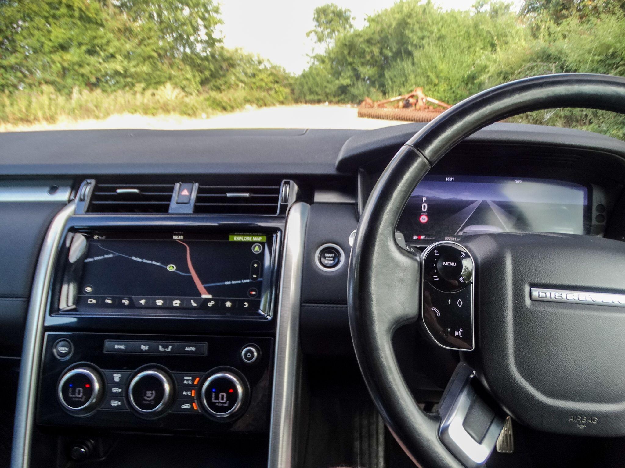 Land Rover Discovery 3.0 SD V6 HSE Auto 4WD Euro 6 (s/s) 5dr — photo 8