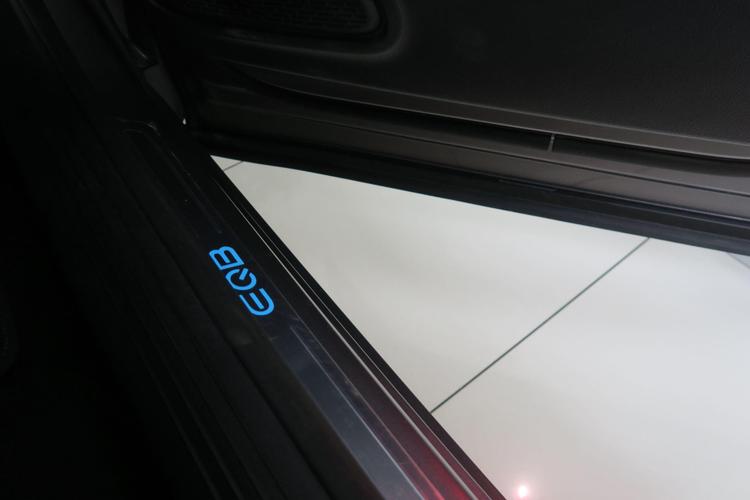 Used Mercedes-Benz EQB YO24VBF 19