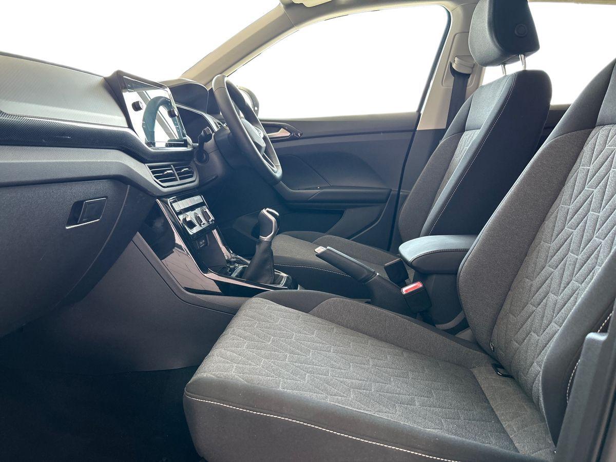 Volkswagen T-cross Photo at-b0a5b0debb424532adc6644573c2a7a3.jpg