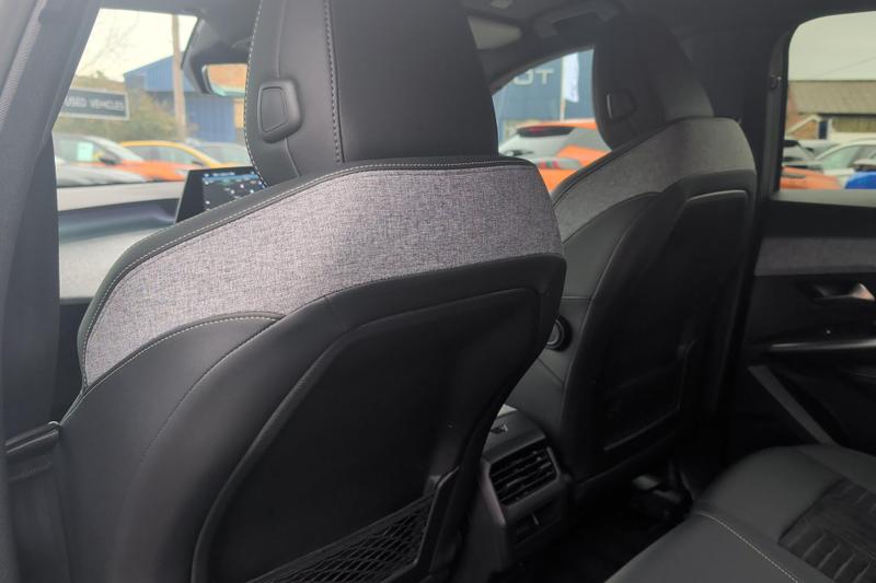 Used Peugeot E-3008 NV24VOB 17