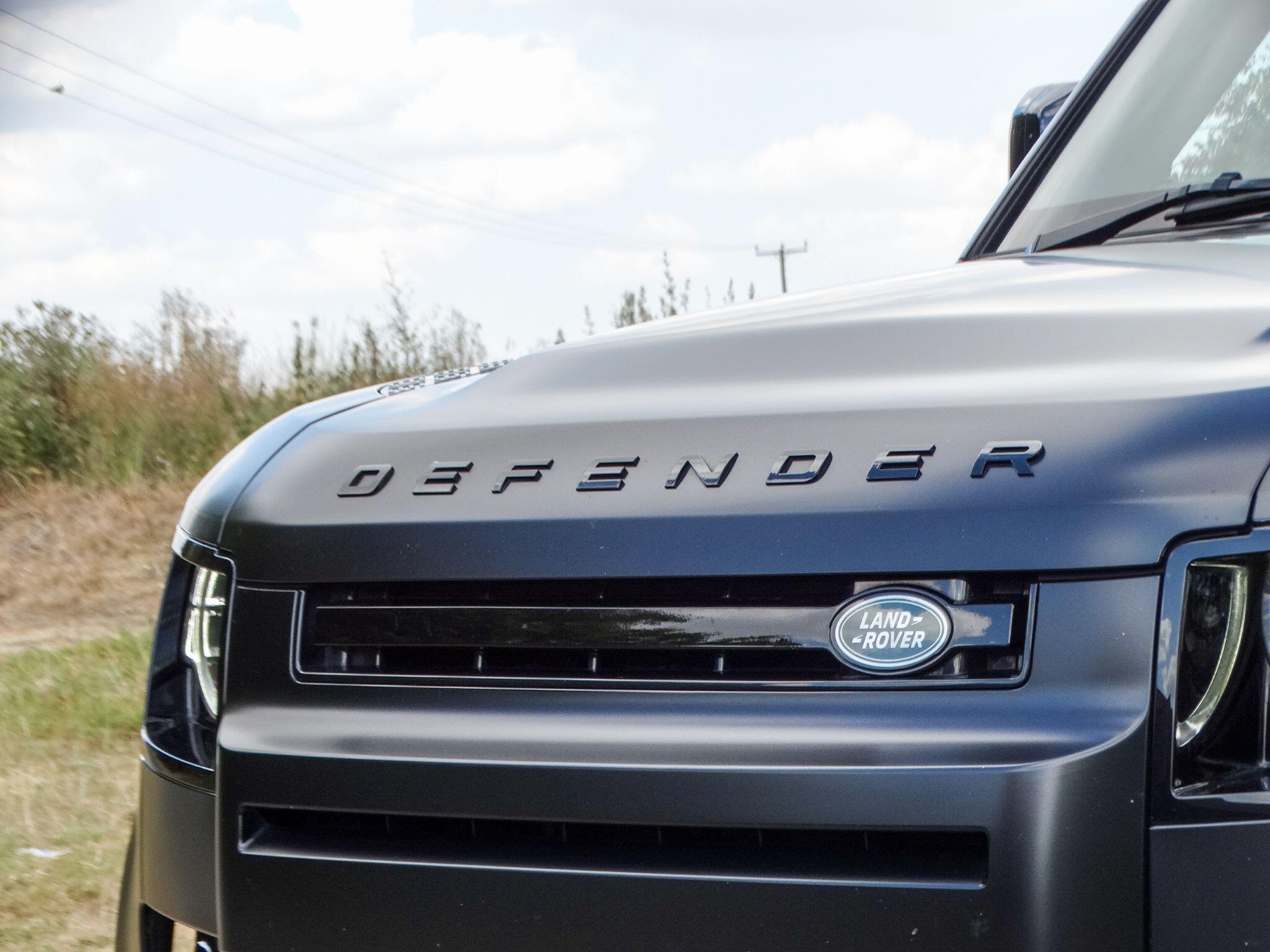 Land Rover Defender 110 3.0 D300 MHEV X-Dynamic SE Auto 4WD Euro 6 (s/s) 5dr — photo 9