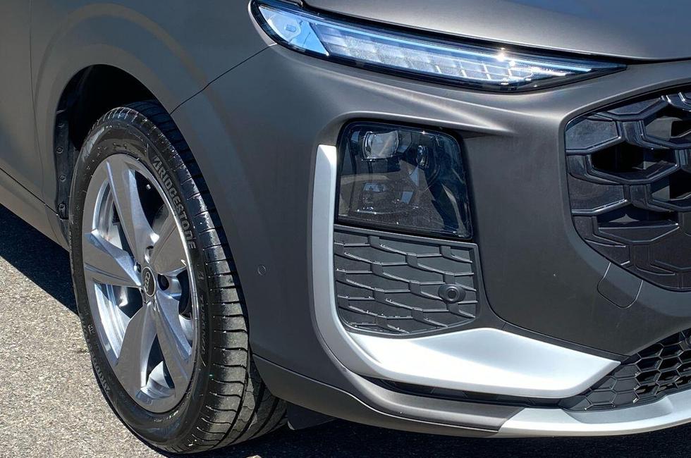 Audi Q3 Photo at-b0f2bd2e9958452b95de09d5d567f832.jpg