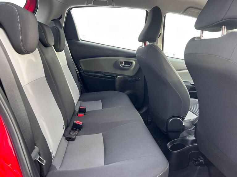 Used Toyota Yaris YL67BXX 11