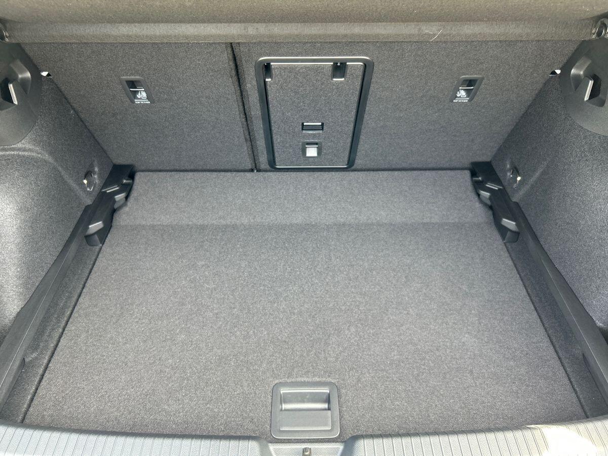 Volkswagen Golf Photo at-b1151da05592422b8572bbc9c719c264.jpg