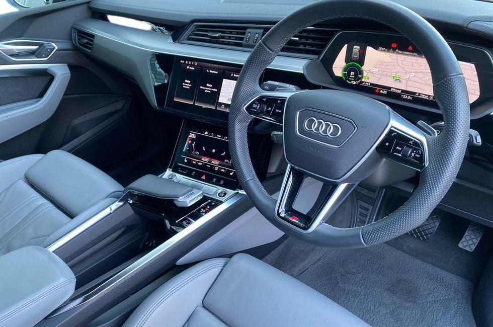Audi e-tron Photo at-b11d1486a573462caab4ecba995b83dd.jpg