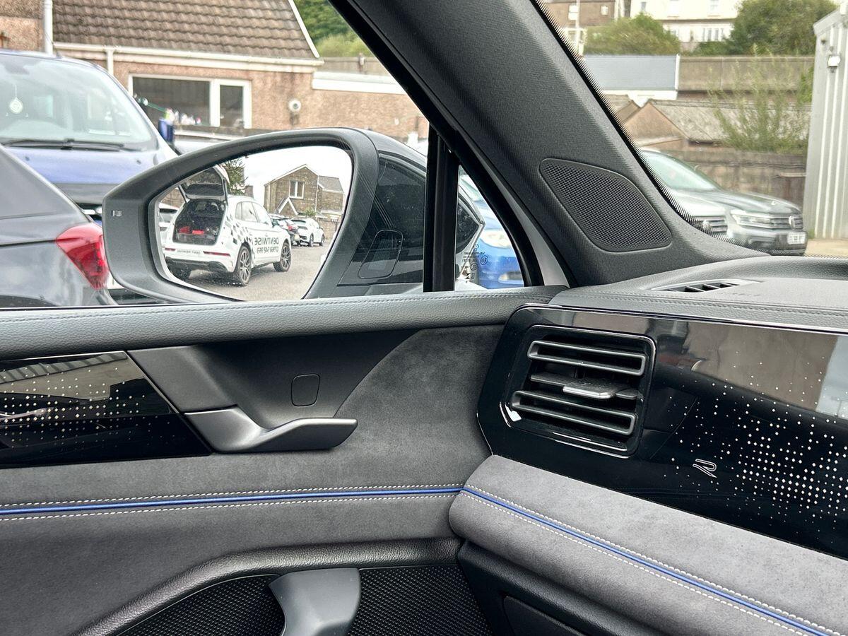 Volkswagen Tiguan Photo at-b13c680f8a2944f7b2367098b5527da1.jpg