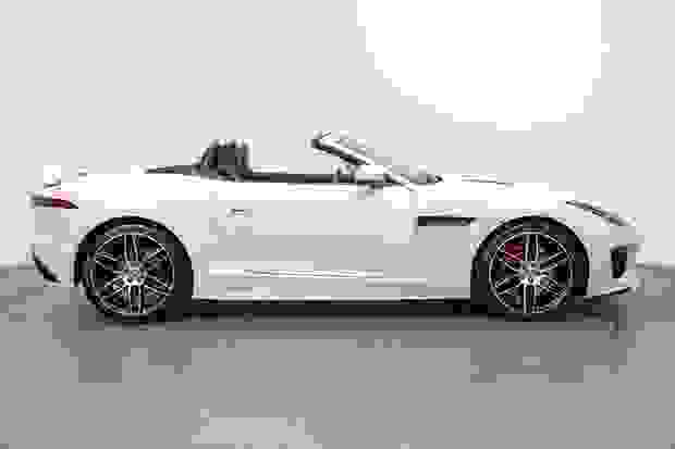 Jaguar F-TYPE Photo at-b1606a921ce343b08cd3d4952419ebd1.jpg