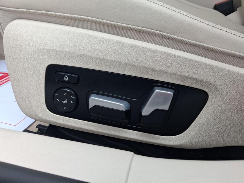 BMW 8 Series Gran Coupe Photo at-b17631a7569241f58ce5eae73d06696a.jpg
