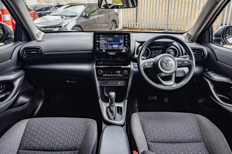 Used Toyota Yaris Cross WN73OMU 14