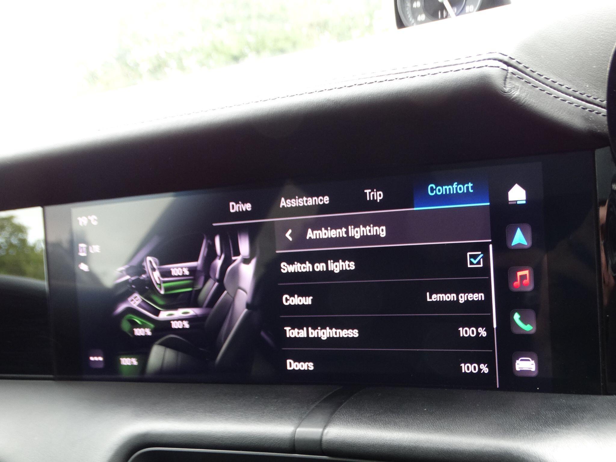 Porsche Taycan Performance Plus 93.4kWh 4S Auto 4WD 4dr (11kW Charger) — photo 29