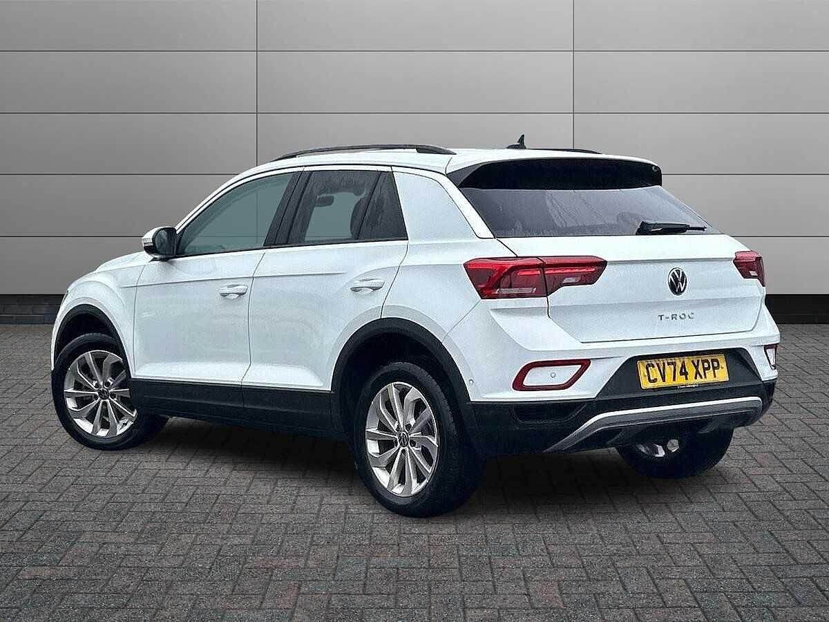 Volkswagen T-Roc Photo at-b1af49a991b5488ea3e1ed903b9ff856.jpg