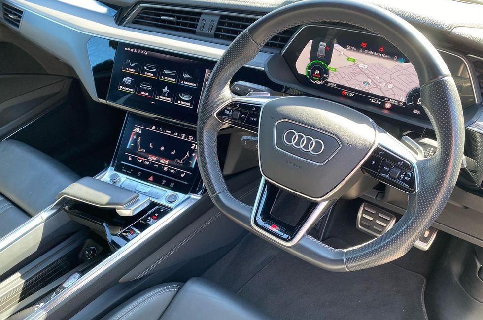 Audi Q8 Photo at-b1b50e1d980f48d795ebfabd71a62984.jpg
