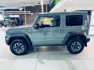 Suzuki Jimny Photo 3