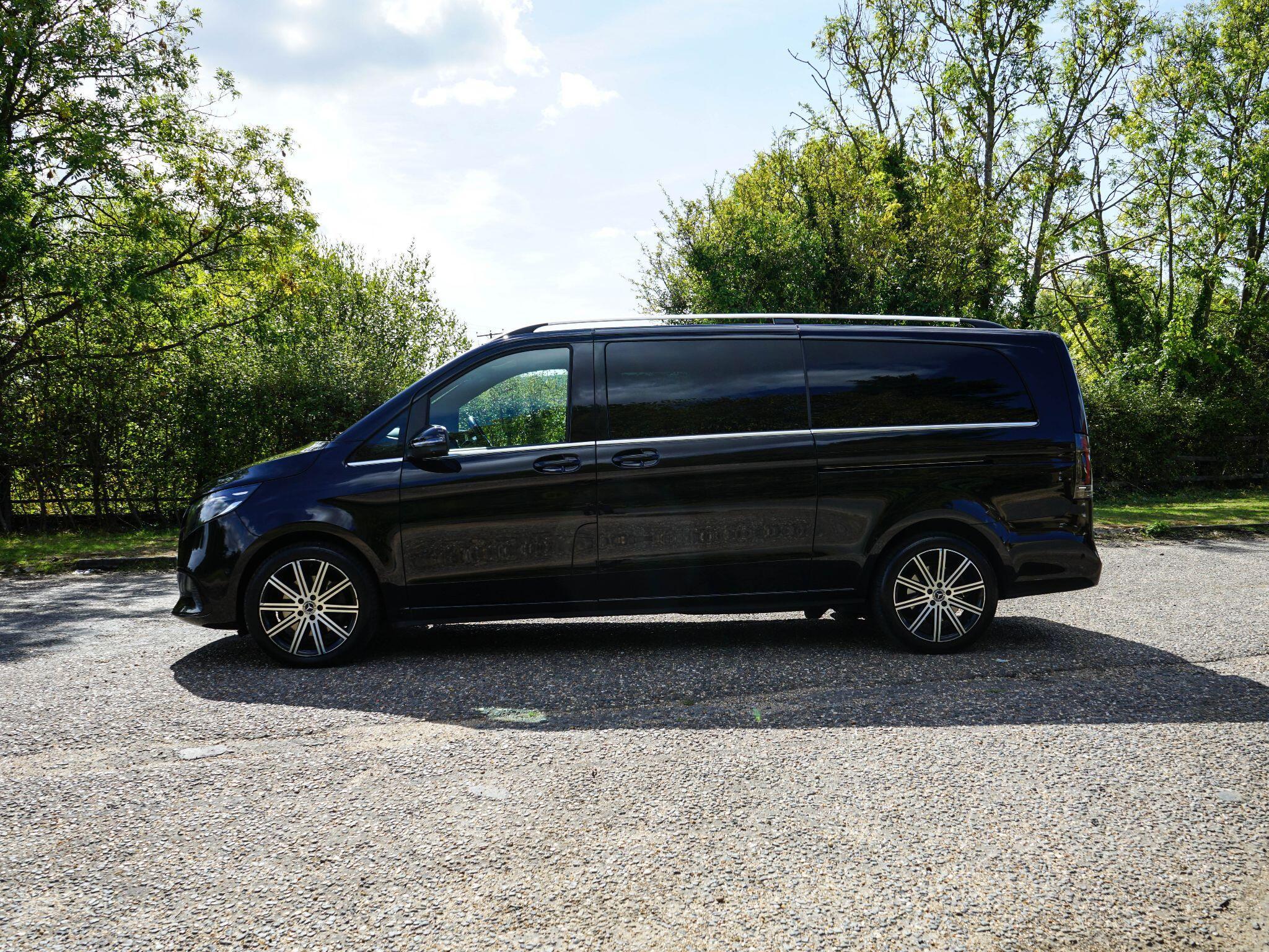 Mercedes-Benz V Class 2.0 V300d Premium G-Tronic+ Euro 6 (s/s) 5dr (8 Seat Extra Long) — photo 2