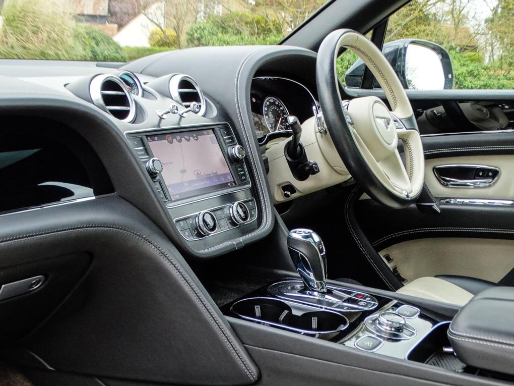 Used Bentley Bentayga LJ19YZS 16