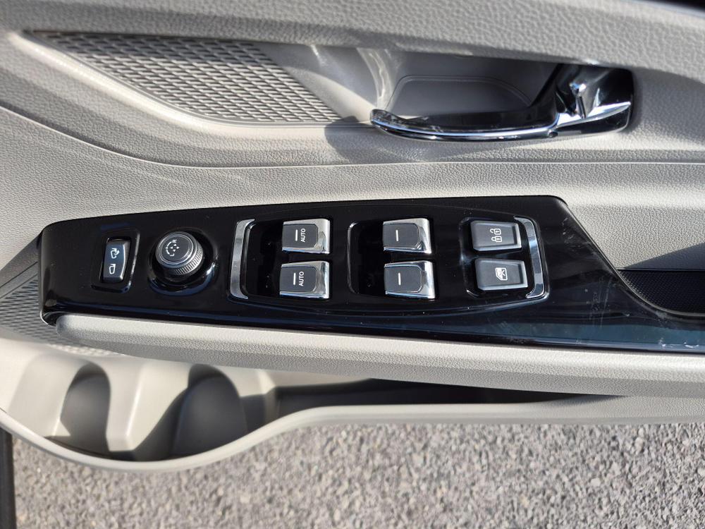 KGM Korando Photo at-b1ff565cf2044fa3887e7baedf1351f3.jpg