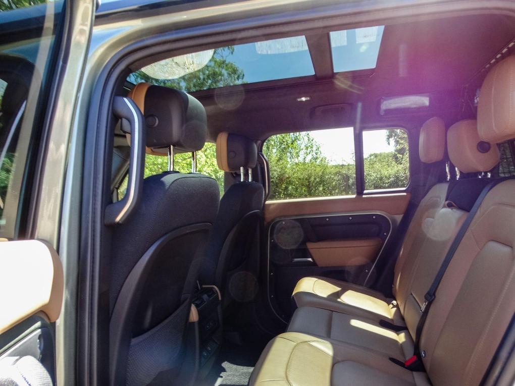 Used Land Rover Defender 110 GN74VAH 14