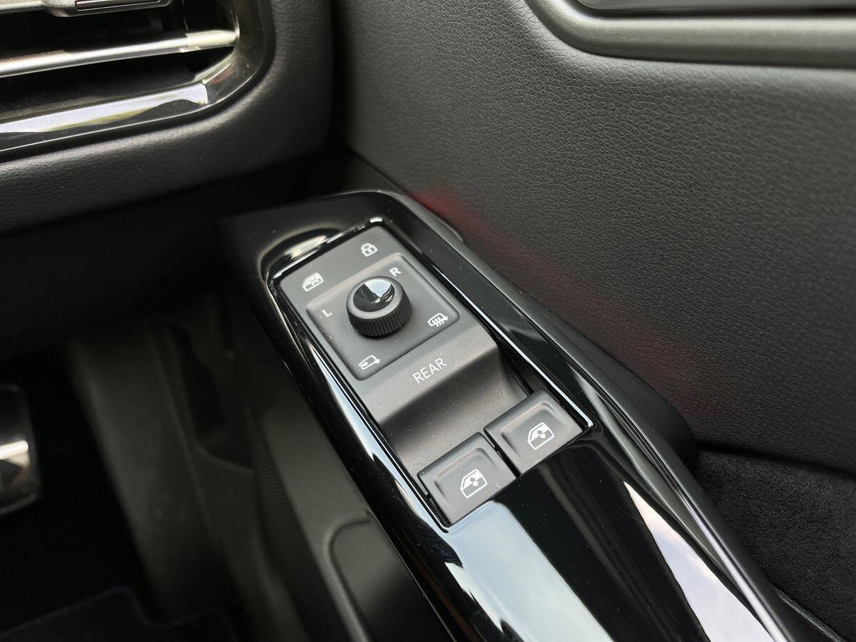 Volkswagen ID.3 Photo at-b2317cdb831049d08b1bf37c94041d4c.jpg