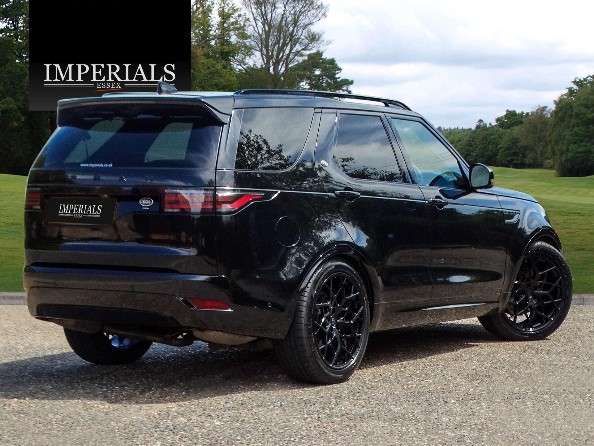 Land Rover Discovery 3.0 D300 MHEV R-Dynamic SE Auto 4WD Euro 6 (s/s) 5dr — photo 4