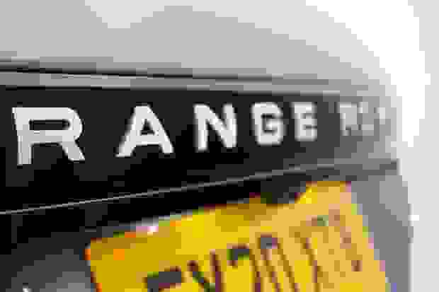 Land Rover RANGE ROVER EVOQUE Photo at-b249cde49e6248979ed2c23d748853f3.jpg